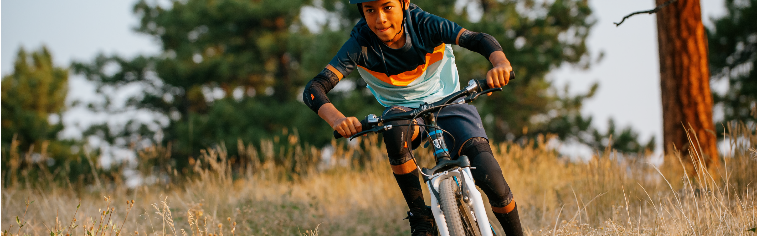 Kids mountain bike clothing deals