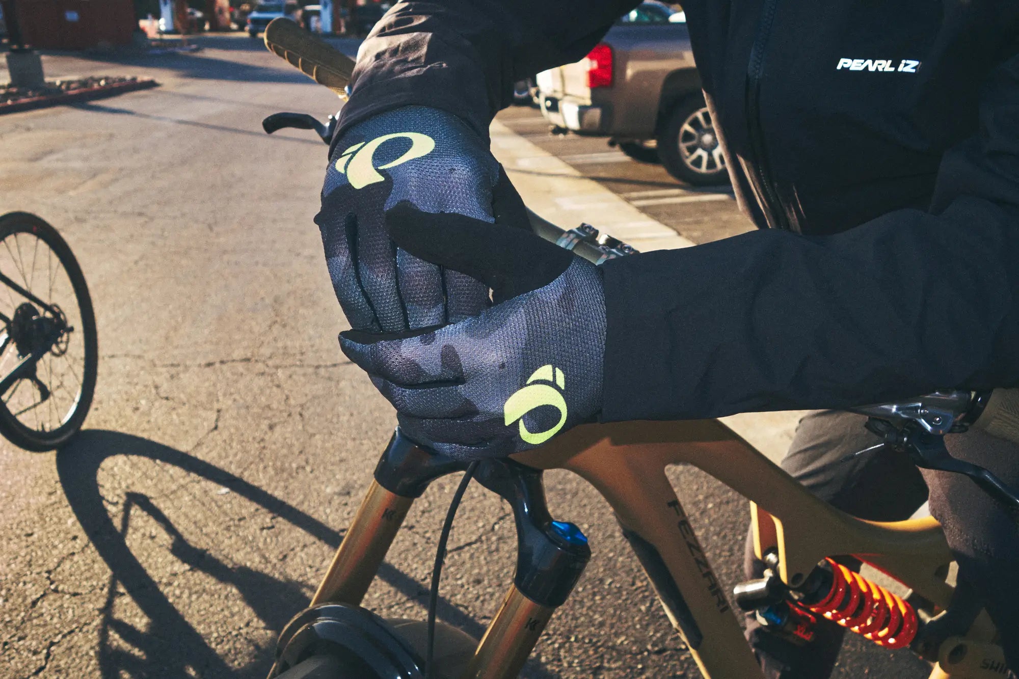 High Performance Men s Mountain Bike Gloves PEARL iZUMi