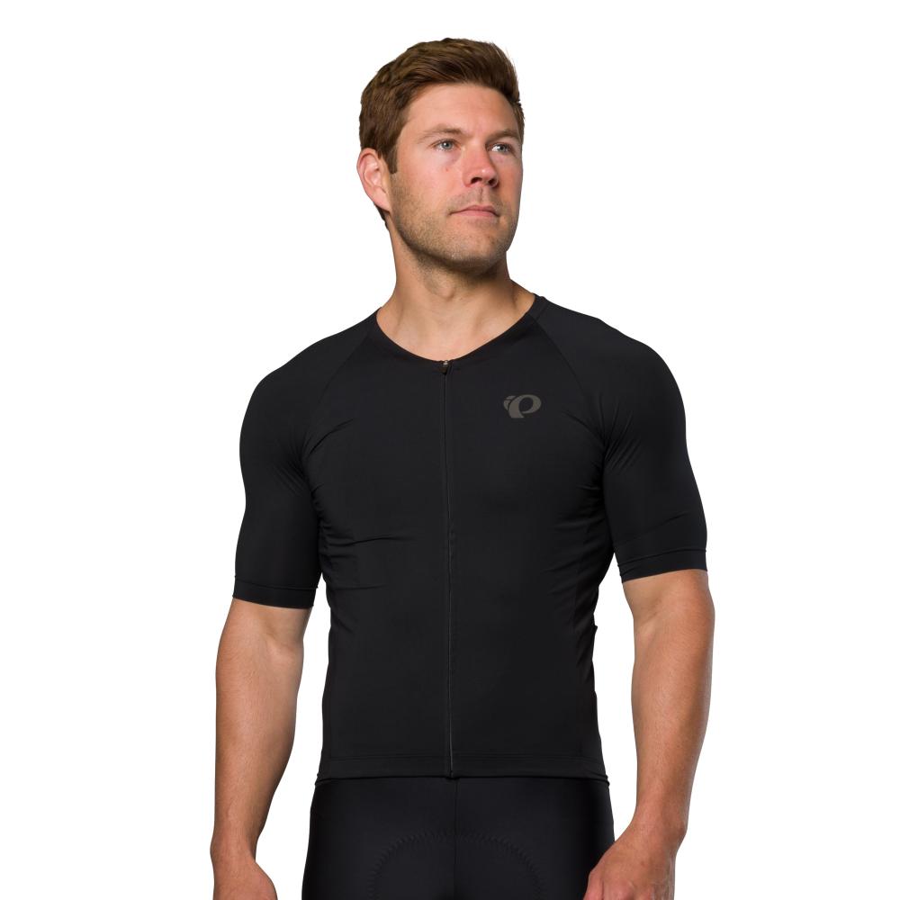 color:BLACK
