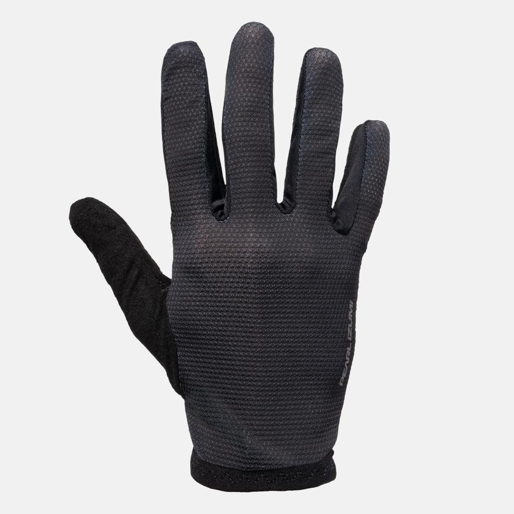 color:BLACK