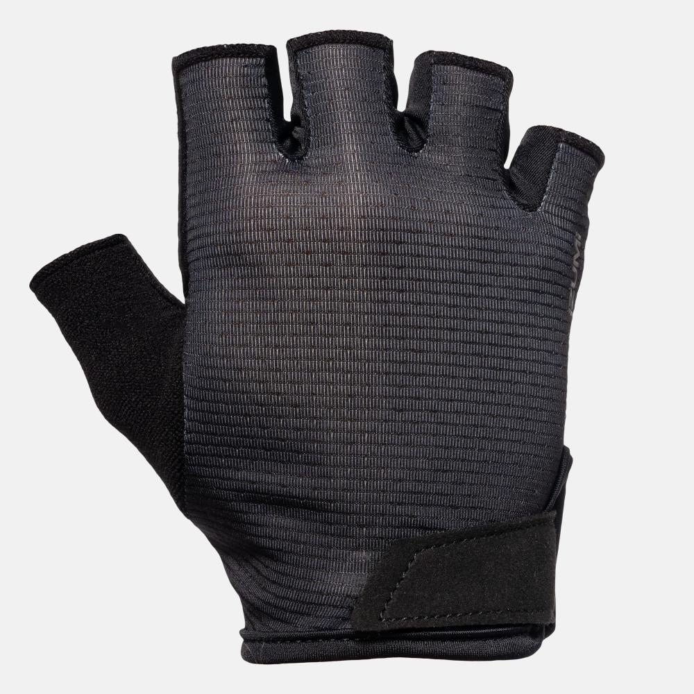 color:BLACK